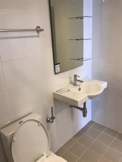 ขายพร้อมผู้เช่าคอนโดมิเนียม ไอดีโอ สาทร-ท่าพระ  30 sq.m, 1 ห้องนอน