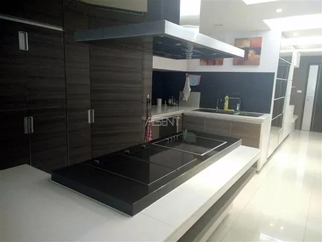 ขายพร้อมผู้เช่าคอนโดมิเนียม ลาส โคลินาส  141 sq.m, 1 ห้องนอน