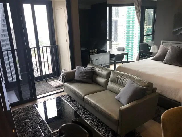 ขายพร้อมผู้เช่าคอนโดมิเนียม แอชตัน อโศก  35.5 sq.m, 1 ห้องนอน