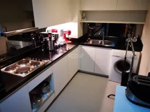 ขายพร้อมผู้เช่าคอนโดมิเนียม สกาย วอล์ค & เวลท์ส เรสซิเดนเซส  109 sq.m, 2 ห้องนอน