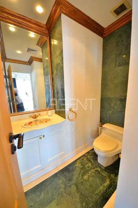 ขาย และให้เช่าคอนโดมิเนียม สายชล แมนชั่น  708 sq.m, 5 ห้องนอน Pent House