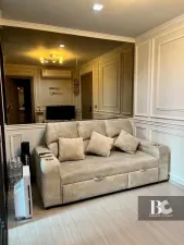 ที่สุดแห่งคอนโด High Rise พร้อมอยู่ใจกลาง New CBD ใกล้ MRT พระราม 9 ตอบโจทย์ทุกการใช้ชีวิตในสังคมเมือง พร้อมกับส่วนกลางใหญ่ถึง 7.5 ไร่* , สระว่ายน้ำ 3 สระ , Fitness 2 ชั้น บนชั้น Rooftop วิวเมือง Grand Lobby สูง 6 เมตร และ Co-Working Space แบบส่วนตัว