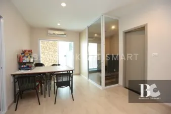 The Tempo Grand
Sathorn-Wutthakat