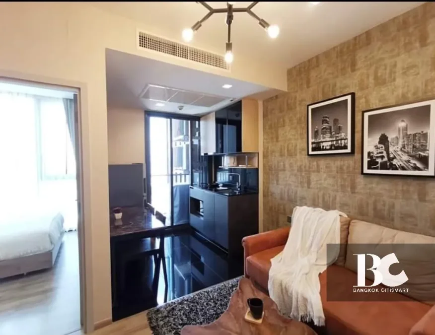 THE LINE
Jatujak Mochit