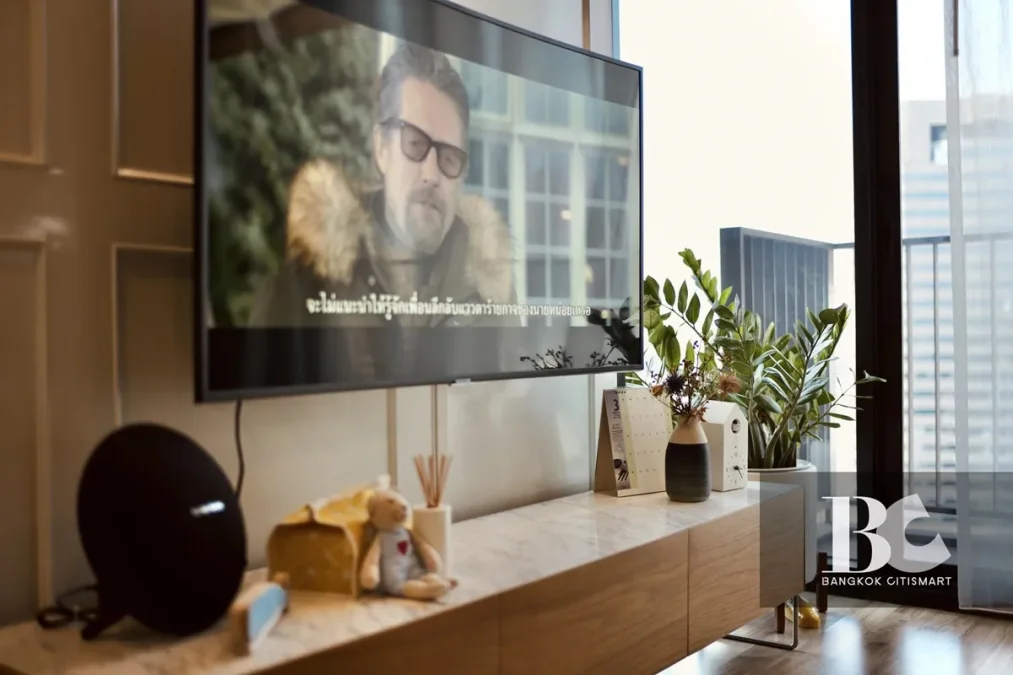 THE LINE
Jatujak Mochit