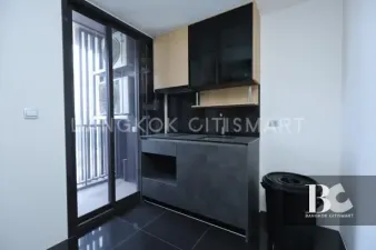 THE LINE
Jatujak Mochit