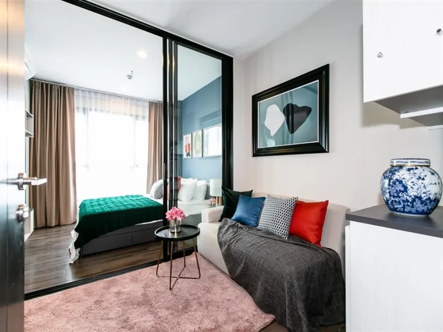 ห้องสวยตกเเต่งครบ 1 ห้องนอน  ในเดอะ เบส พาร์คเวสต์ สุขุมวิท 77