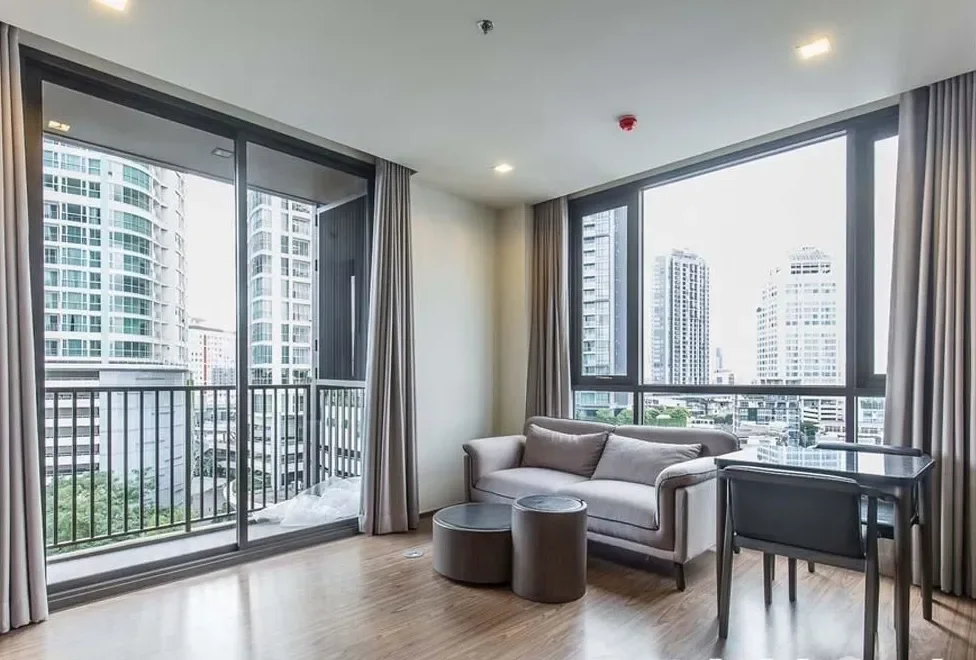 คอนโดพร้อม musical pool และสวนลอยฟ้า