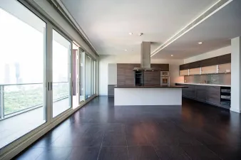 คอนโดสุดหรู Freehold ติด BTS ราชดำริ