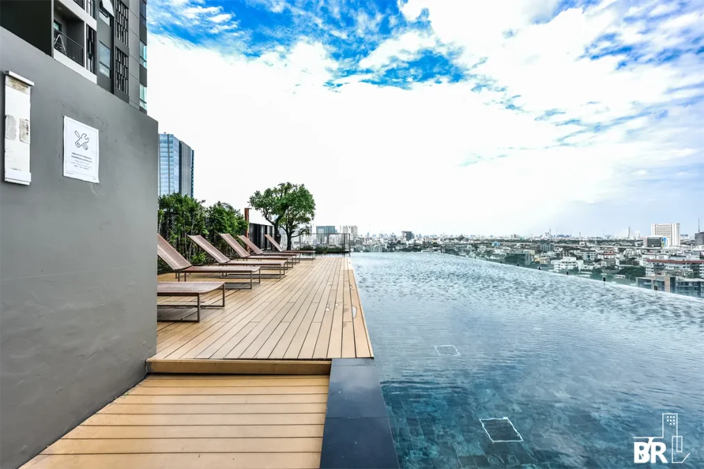 เซ็นทริค อารีย์ สเตชั่น