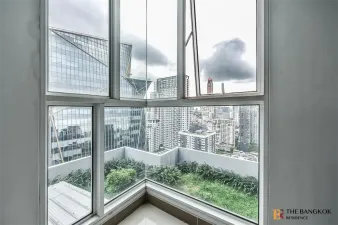 คอนโดเลต ไอซ์ ราชเทวี