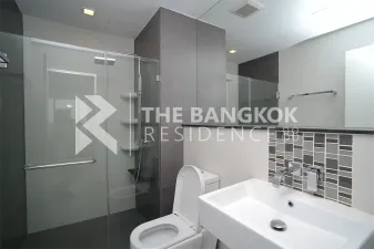 เออร์บาโน่ แอบโซลูท สาทร-ตากสิน