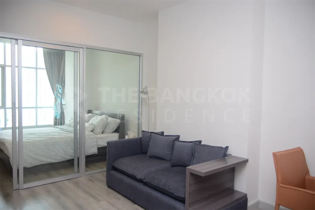 เซ็นทริค สาทร - เซ็นต์หลุยส์