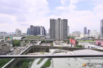 ดิ เอส แอท สิงห์ คอมเพล็กซ์