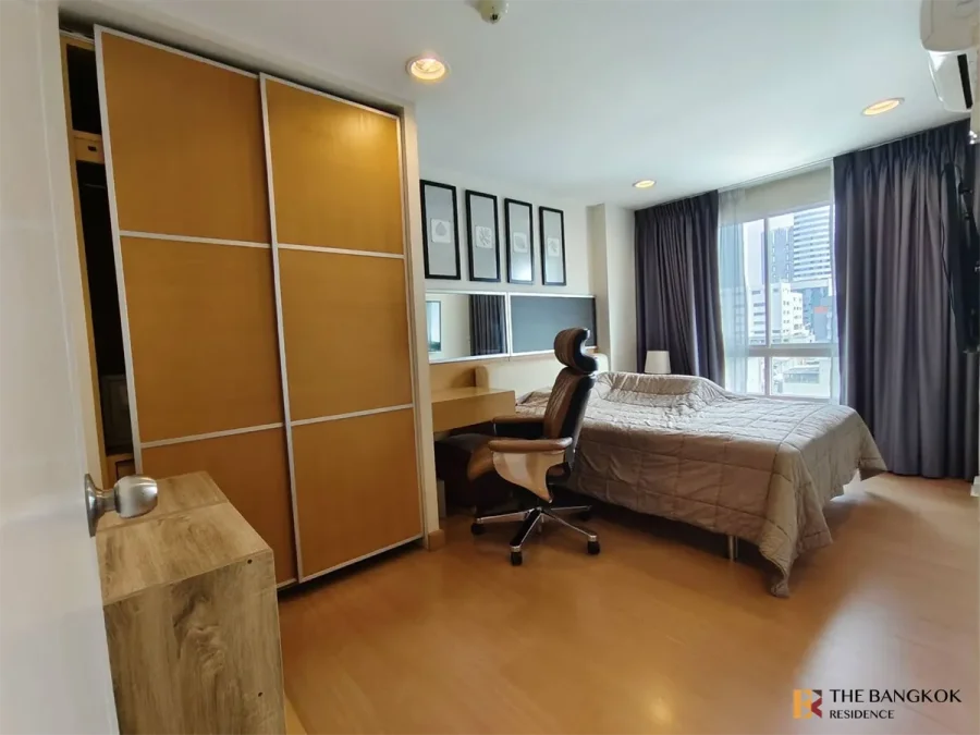 เดอะบางกอก ถนนทรัพย์