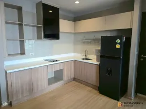 ริธึ่ม สาทร