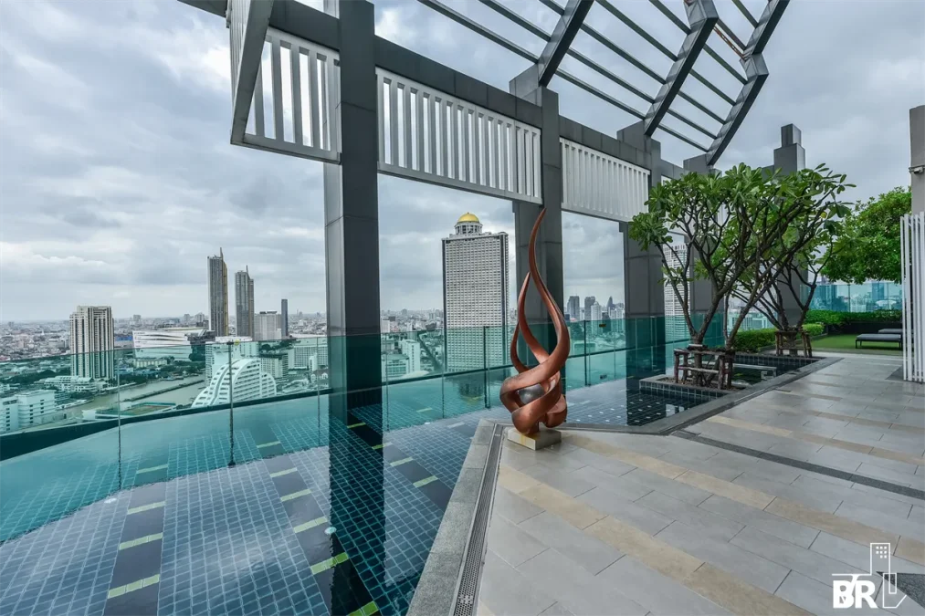 ริธึ่ม สาทร