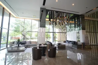 เดอะ คีย์ สาทร – เจริญราษฎร์