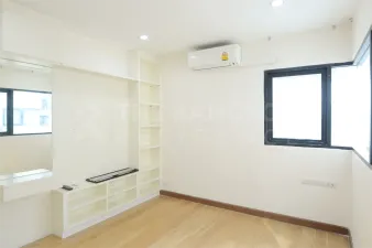 สาธร การ์เด้น