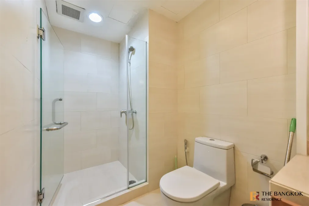 เดอะบางกอก ถนนทรัพย์