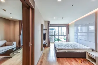 ดิ แอดเดรส สาทร 12