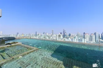 เอช สุขุมวิท 43 คอนโดมิเนียม