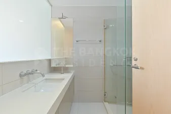 สิริ แอท สุขุมวิท