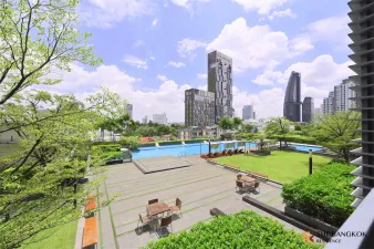 สิริ แอท สุขุมวิท