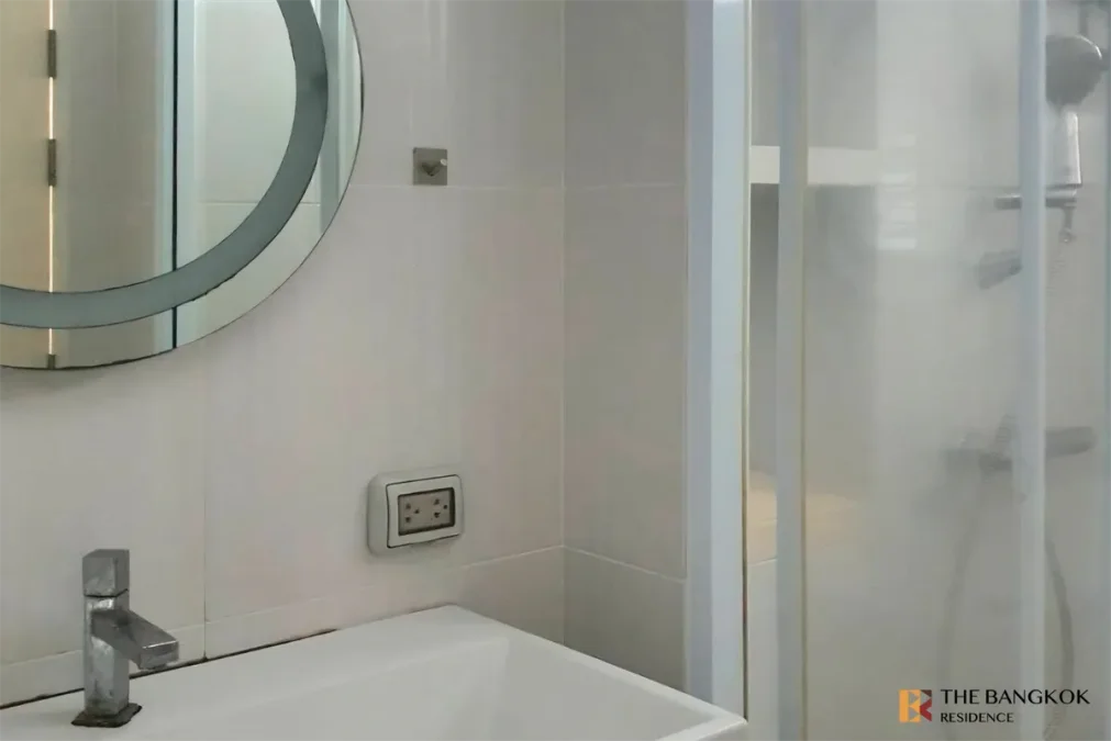 ไลฟ์ แอด ลาดพร้าว 18