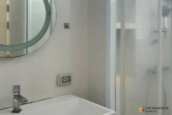 ไลฟ์ แอด ลาดพร้าว 18