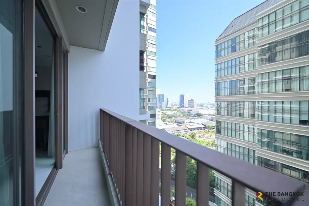 ดิ เอ็มโพริโอ เพลส