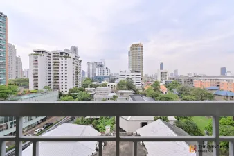 รอยัล คาสเทิล สุขุมวิท