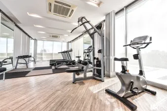 มาเอสโตร 01 สาทร – เย็นอากาศ