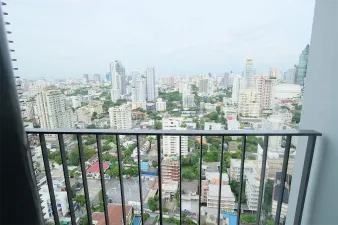 เอดจ์ สุขุมวิท 23