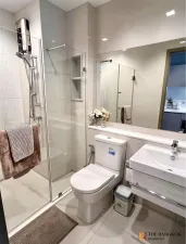 ไลฟ์ อโศก-พระราม 9