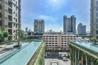 นายน์ บาย แสนสิริ