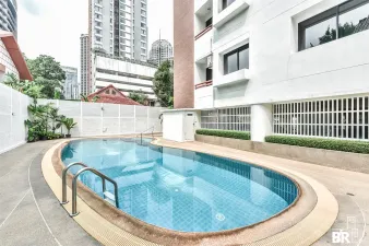 ลาเมซอง  ร่วมฤดี คอนโดมิเนียม