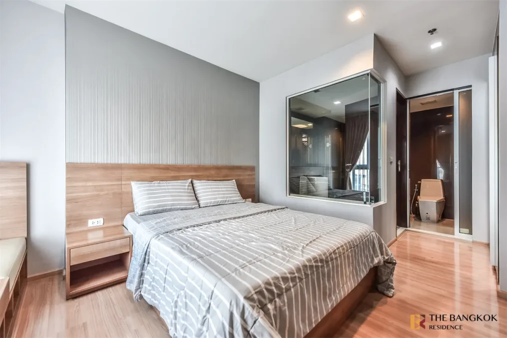 ริธึ่ม สาทร