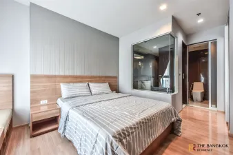 ริธึ่ม สาทร