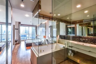 ดิ แอดเดรส สาทร 12