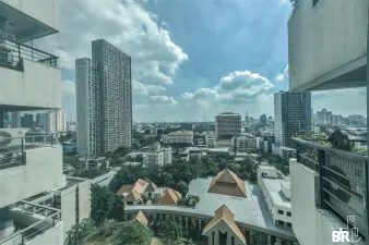 สาธร การ์เด้น