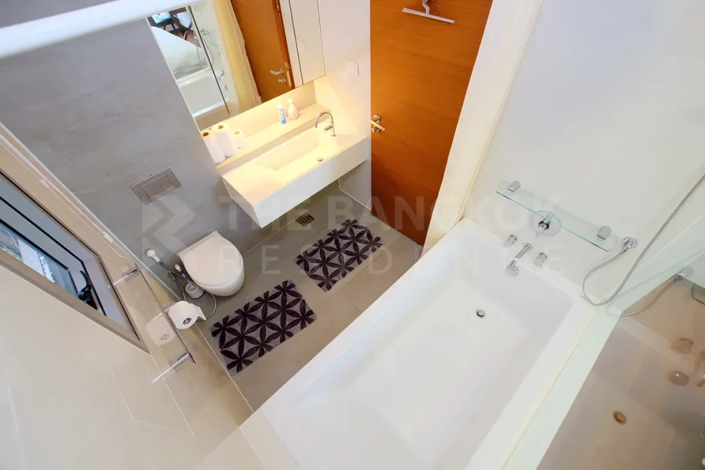 แอชตัน มอร์ฟ 38