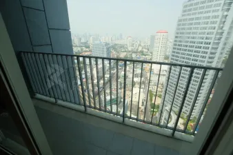 สิริ แอท สุขุมวิท