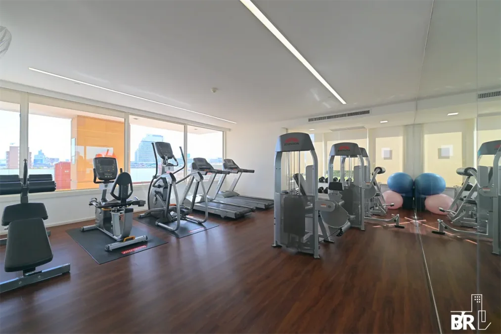 แมนฮัตตั้น ชิดลม