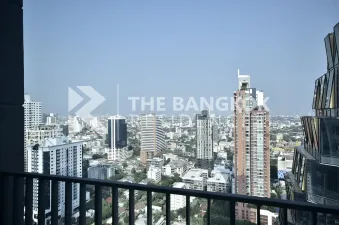 สิริ แอท สุขุมวิท