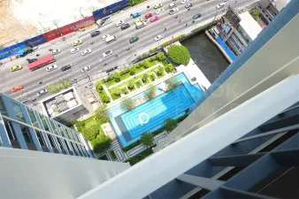 คิว คอนโด อโศก