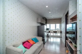 ริธึ่ม สาทร