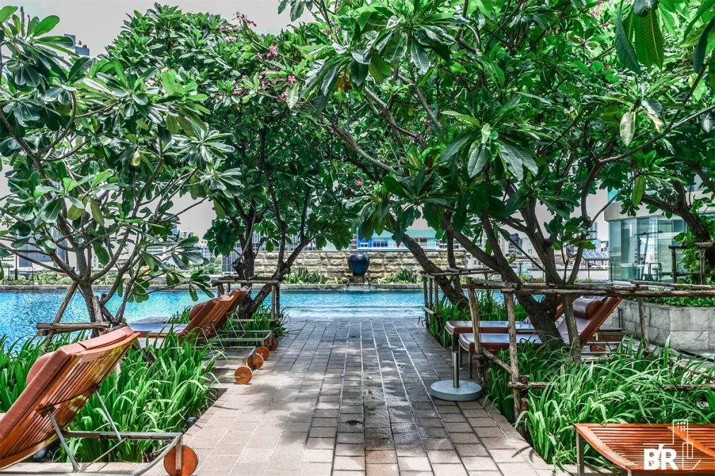 ดิ เอ็มไพร์ เพลส