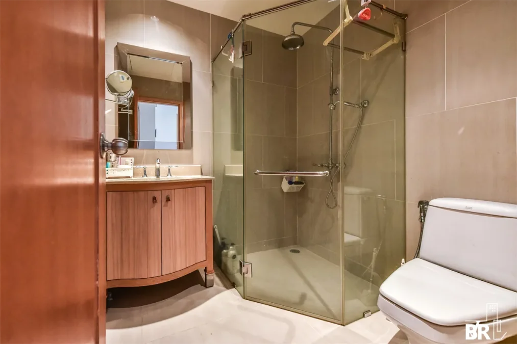 ดิ เอ็มไพร์ เพลส