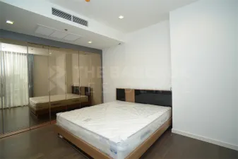 นารา ไนน์